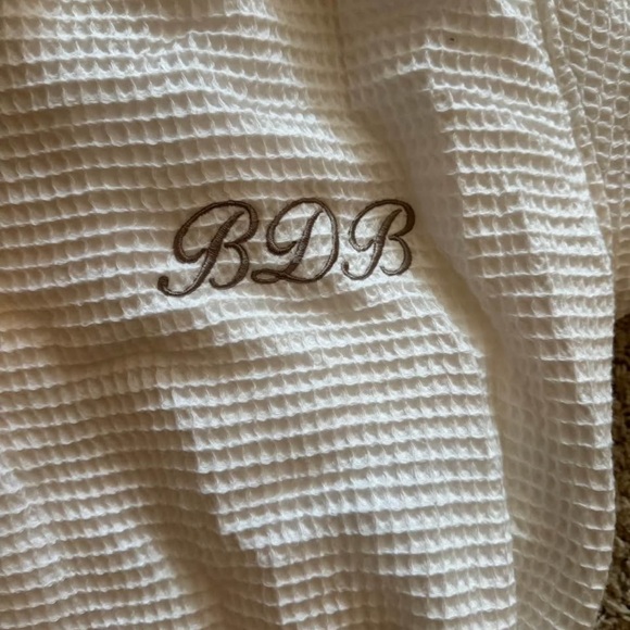 Pottery Barn White Waffle Knit Robe - Picture 7 of 10